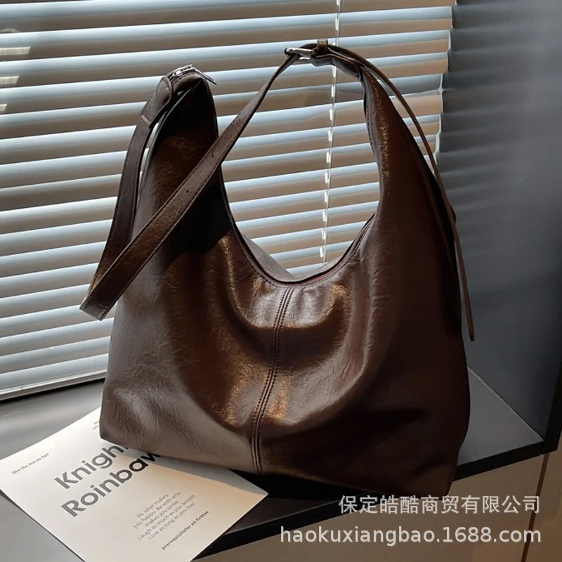 

This year's popular bag women's large-capacity 2025 new autumn and winter versatile shoulder bag casual commuter tote bag