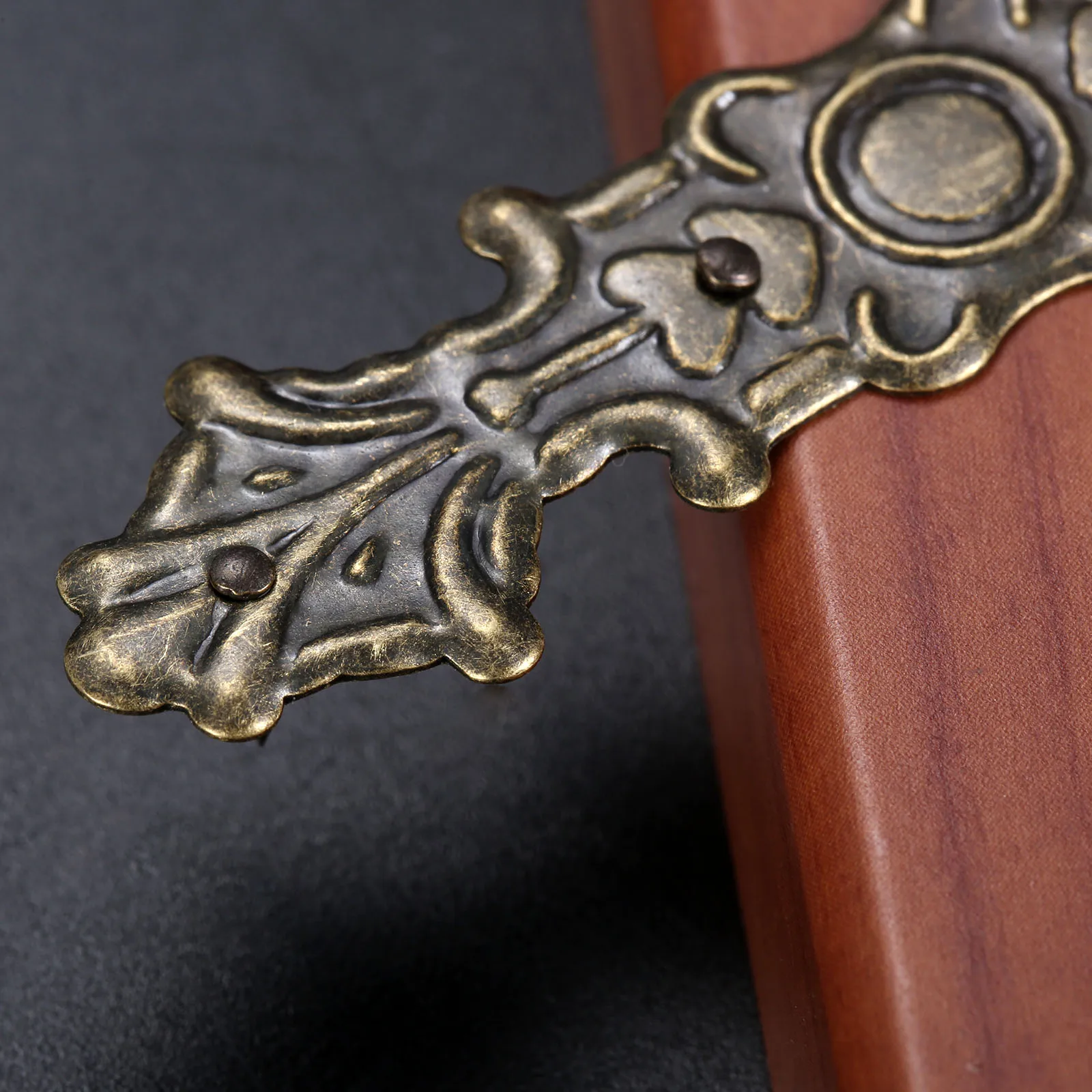 10pcs Iron Corner Brackets Antique Bronze for Menus Photo Frame Jewelry Box Scrapbook Furniture Decorative Protector