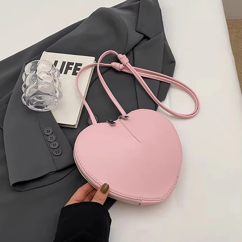 

Peach Heart Shape Designer Handbags Women 2024 New Fashion Simple Versatile Mini Crossbody Bag Purse PU Leather Underarm Bag