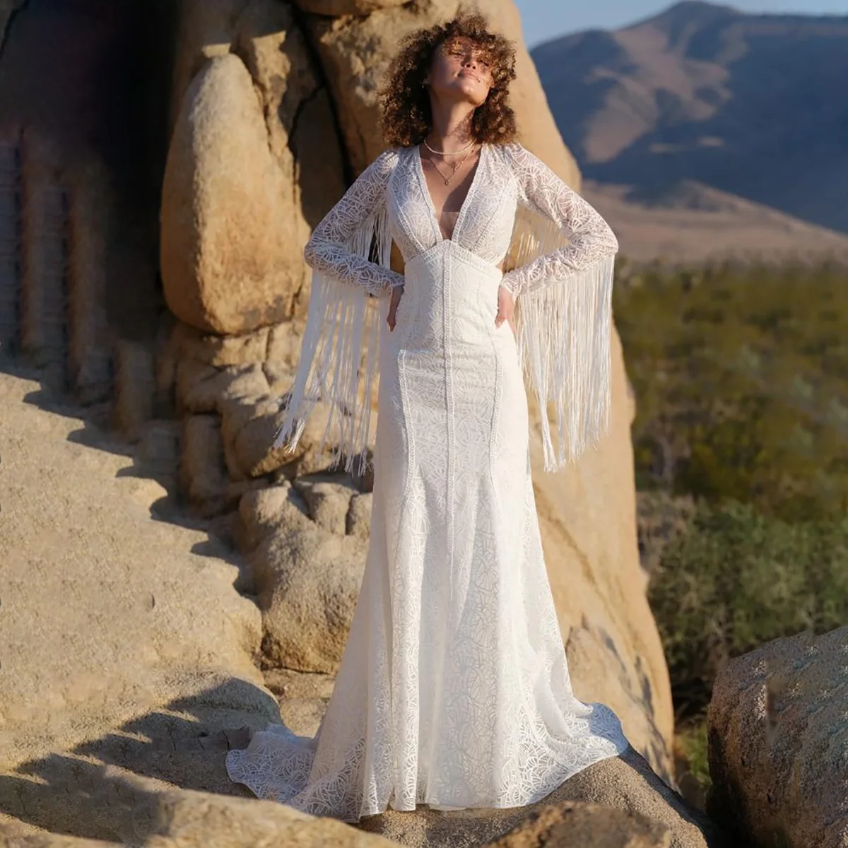 Abito da sposa con frange e maniche lunghe con vita impero personalizzato, scollo a V, clessidra, schiena aperta, pizzo, abiti da sposa a sirena Boho