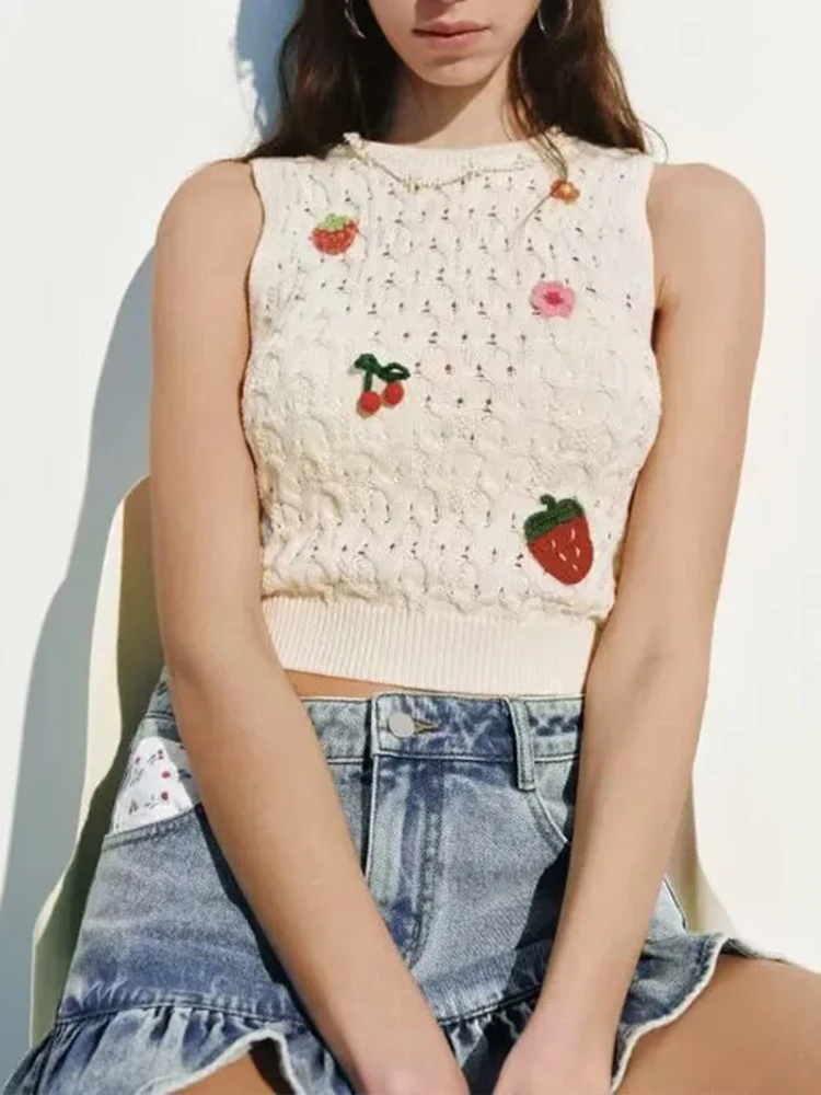 

European style new women's fashion versatile temperament interesting fruit decoration hollow sleeveless sweater