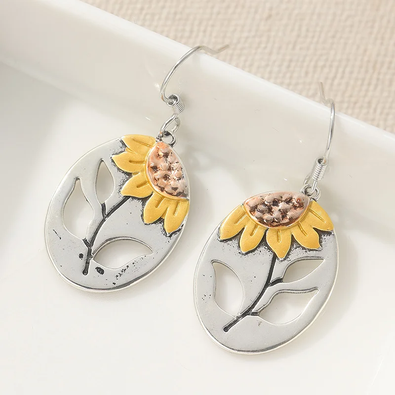 Niedliche Retro-Ohrringe mit Sonnenblumenmuster, geschnitzter Anhänger, ovale, hohle Tropfenohrringe für Damen, für den täglichen Gebrauch, Urlaub, Geschenke