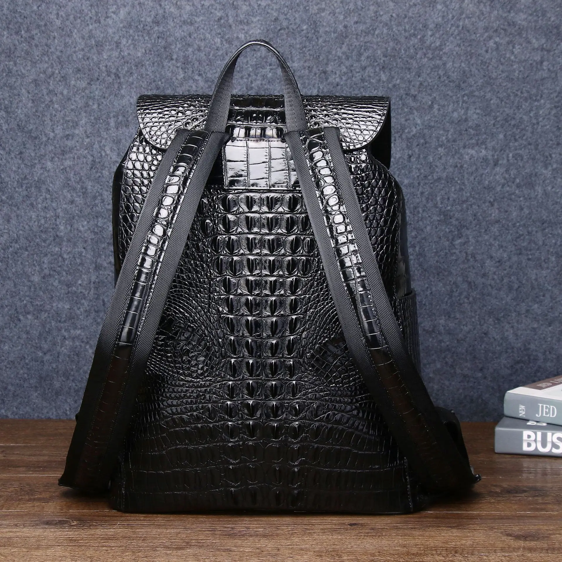 New Brand Crocodile Pattern Genuine Leather Men Backpacks Real Natural Leather Student Backpack Boy Luxury Computer Laptop Bag