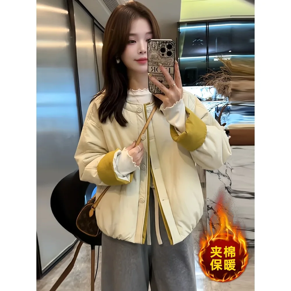 

2025 Autumn and Winter New Color Blocking Splicing Edge Wrapped Cotton Jacket for Women, Short and Lightweight Fashion Cotton Ja