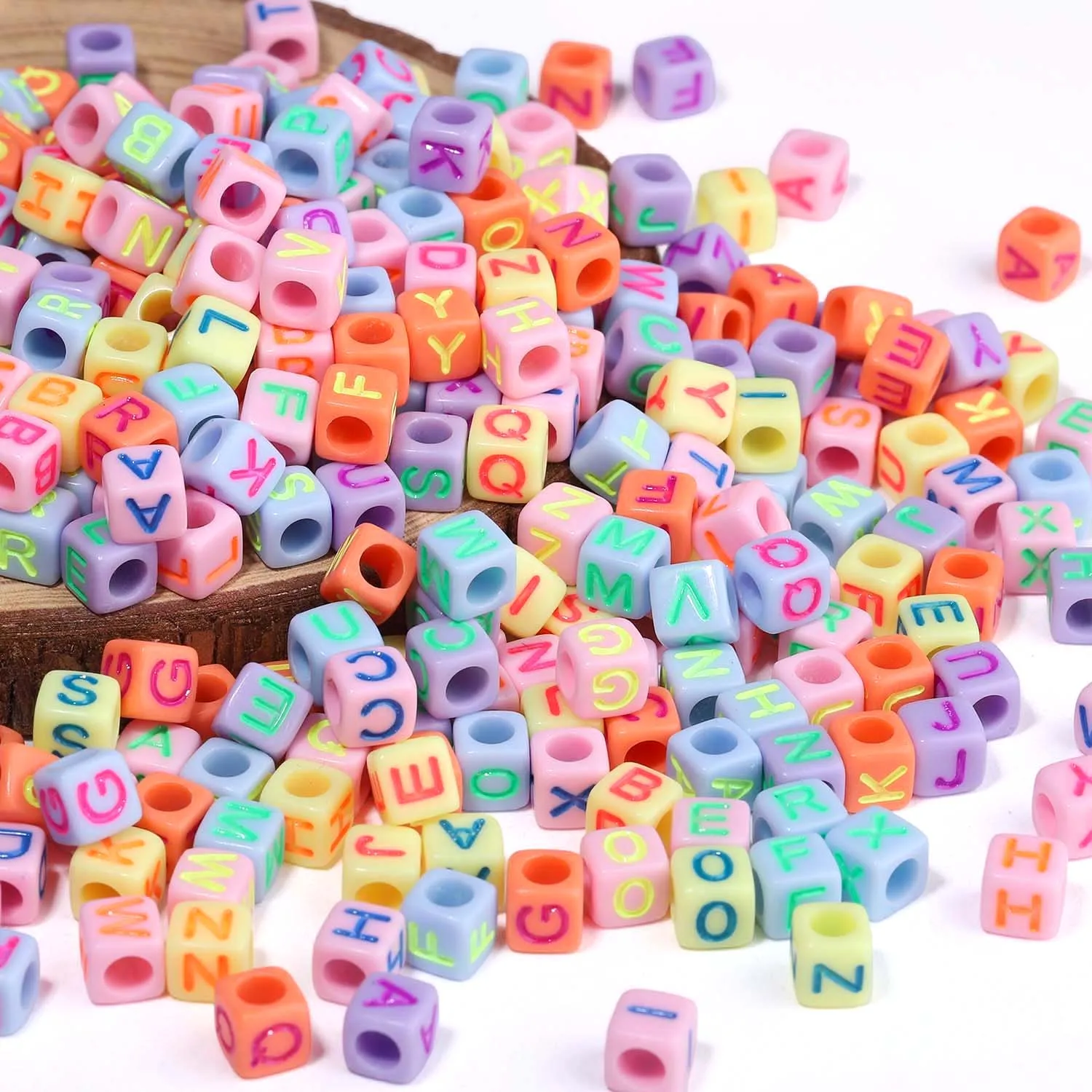 200 Stück 6mm mehrfarbige Acryl-Alphabet-Würfel-Abstandshalterperlen für Armbänder, Halsketten, Ohrringe, DIY-Schmuckherstellung, Bastelbedarf – Detail 4