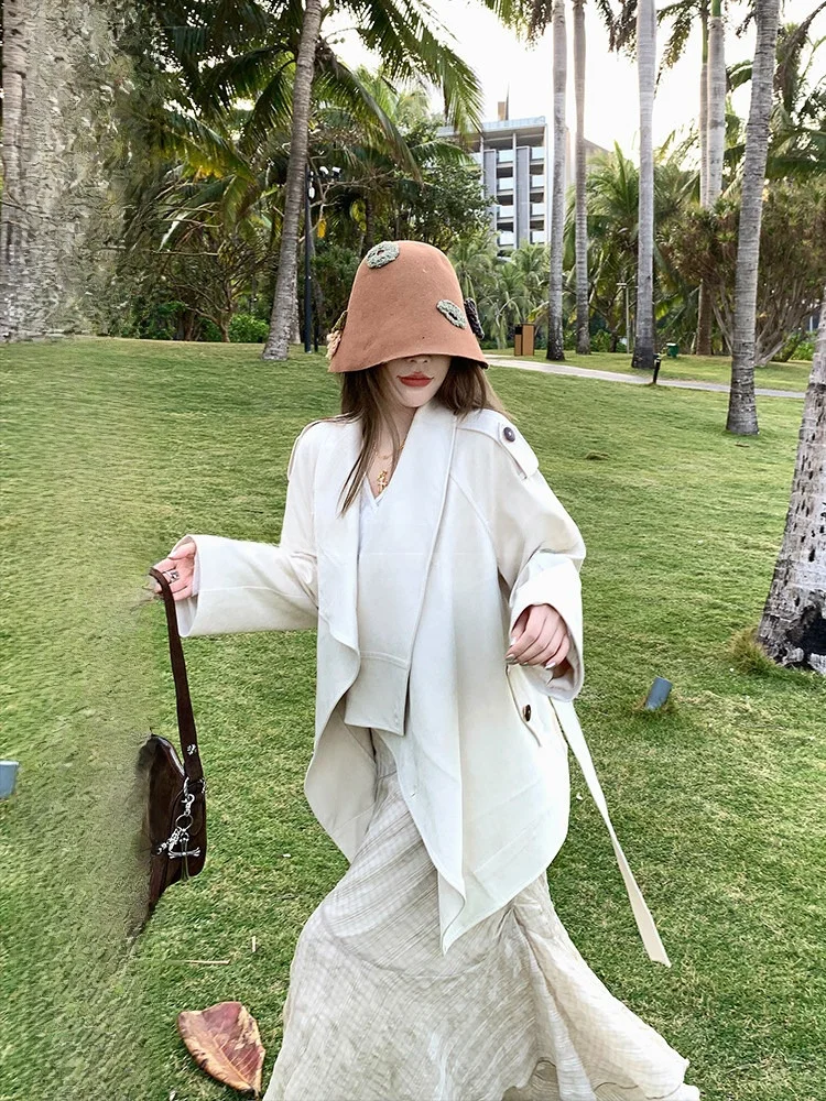 

Белая замшевая куртка-жакет с отложным воротником, свободного кроя, для женщин, весна-осень, в корейском стиле, с пуговицами и поясом на талии