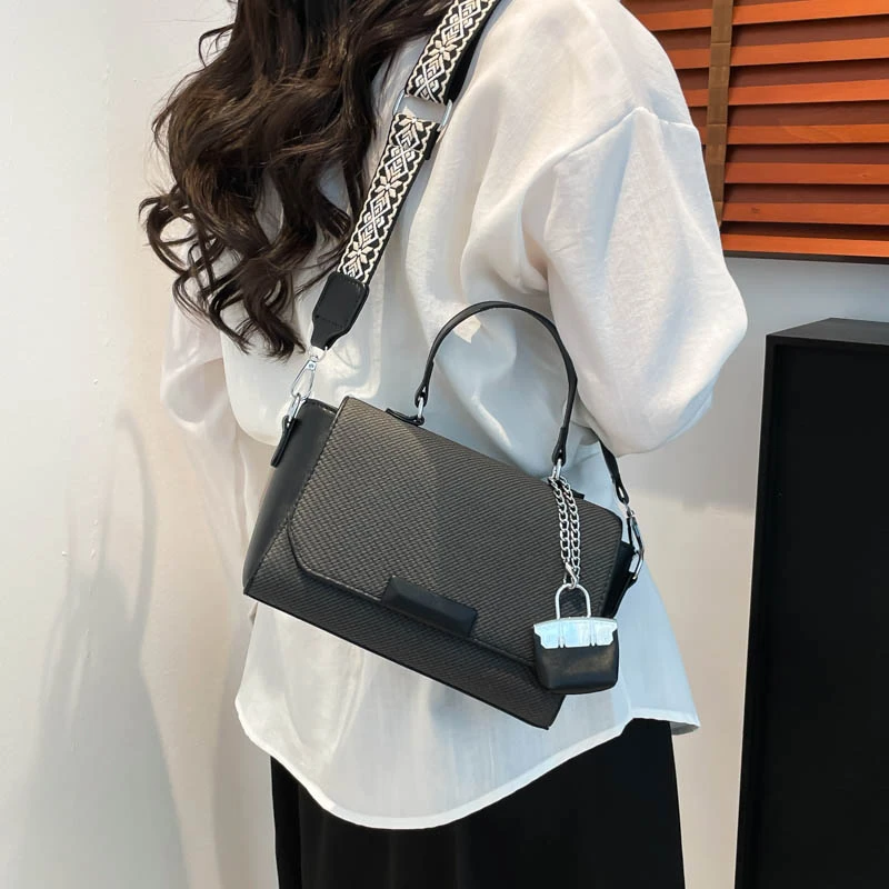 

Elegant Designer Crossbody Bag For Women Vegan Leather Shoulder Handbag Luxury Brand Casual Office Party