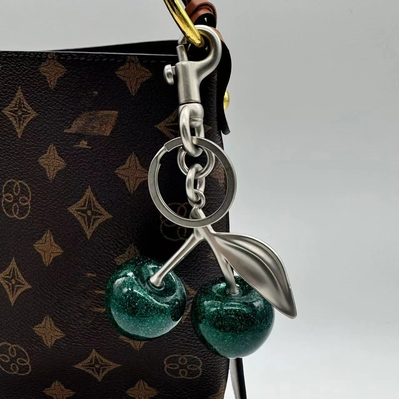 2025 New Green Cherry Keychain Women's Bag Pendant Exquisite Fashion Pendant Cherry Keychain Accessories Cute  Bag Accessories