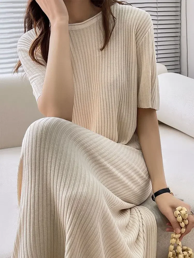 T-shirt in seta di ghiaccio Strisce verticali dritte larghe e sottili con abito elegante in tinta unita sopra il ginocchio ZT384