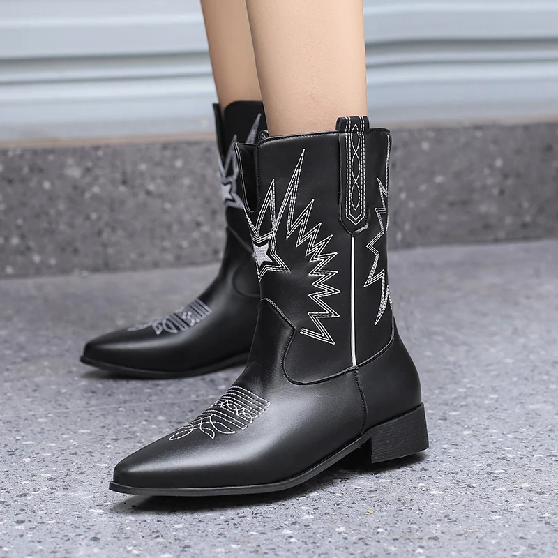 Embroidered Five-Star Women's Short Barrel Western Boots Artificially Embroidered Pointed Toe Plush Lining Slip-On Ankle Boots