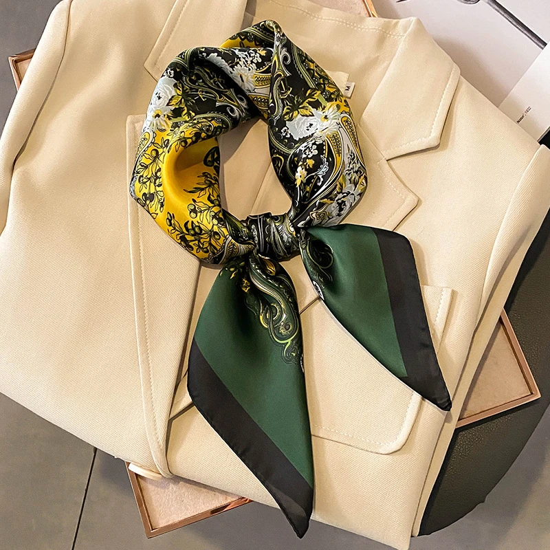 Foulard carré de luxe imprimé  - Face Scarf Mask avis et prix