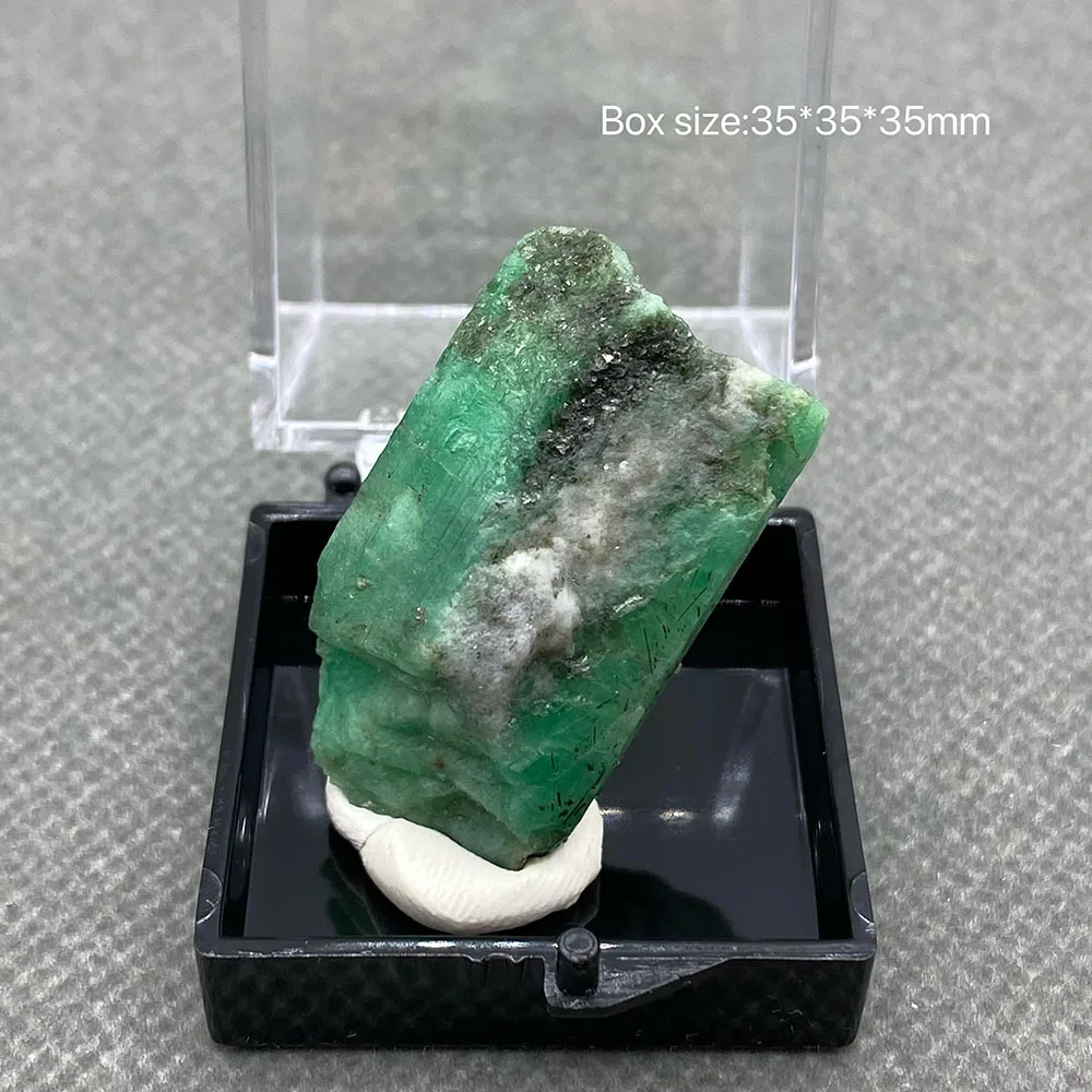 100% Natural green emerald mineral gem-grade crystal specimens stones and crystals quartz crystals +Box 3.5cm