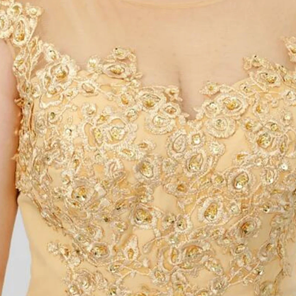 Vestido elegante de encaje de línea a dorado para madre de la novia, vestido de fiesta nupcial con cuentas de gasa de tren de barrido, cuello de ilusión, talla grande