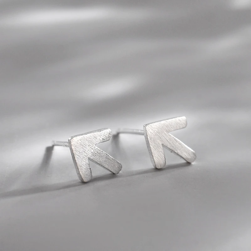 

Серьги-гвоздики из стерлингового серебра 925, модные для женщин, в форме стрелки, высокоиндивидуальные, минималистичные, универсальные в корейском стиле