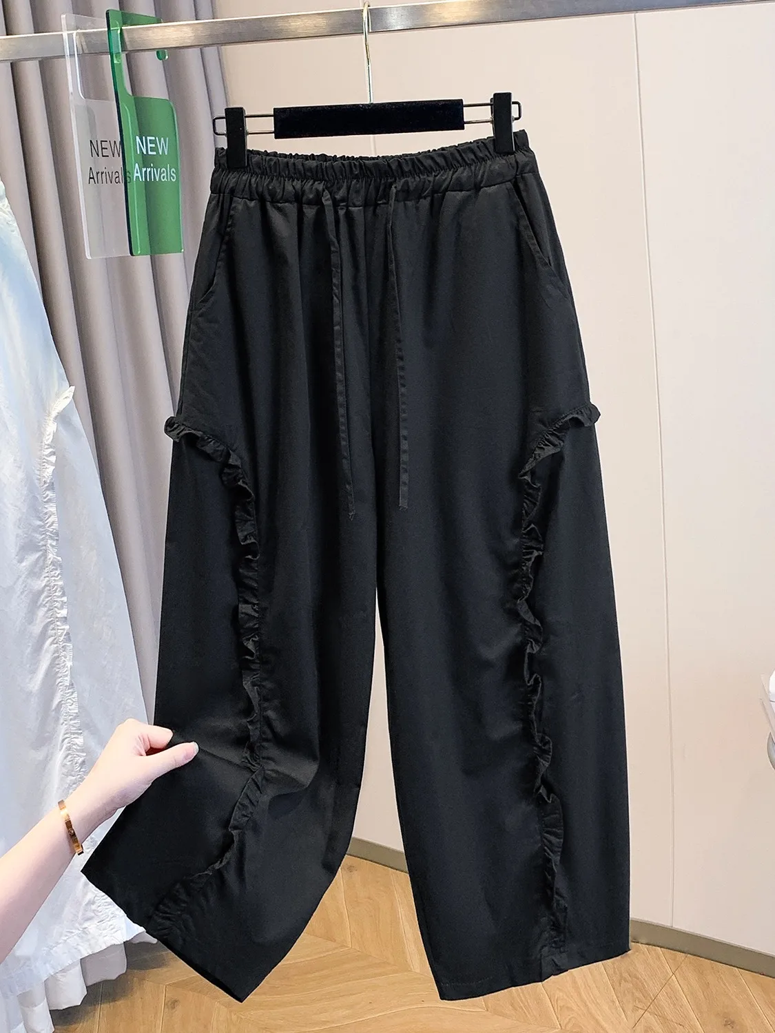 Summer Women's Wide Leg Pants Elastic Waist Splice Pleated Skirt Style Harlan Nine Point Knife  Pants Floral Lace Trim