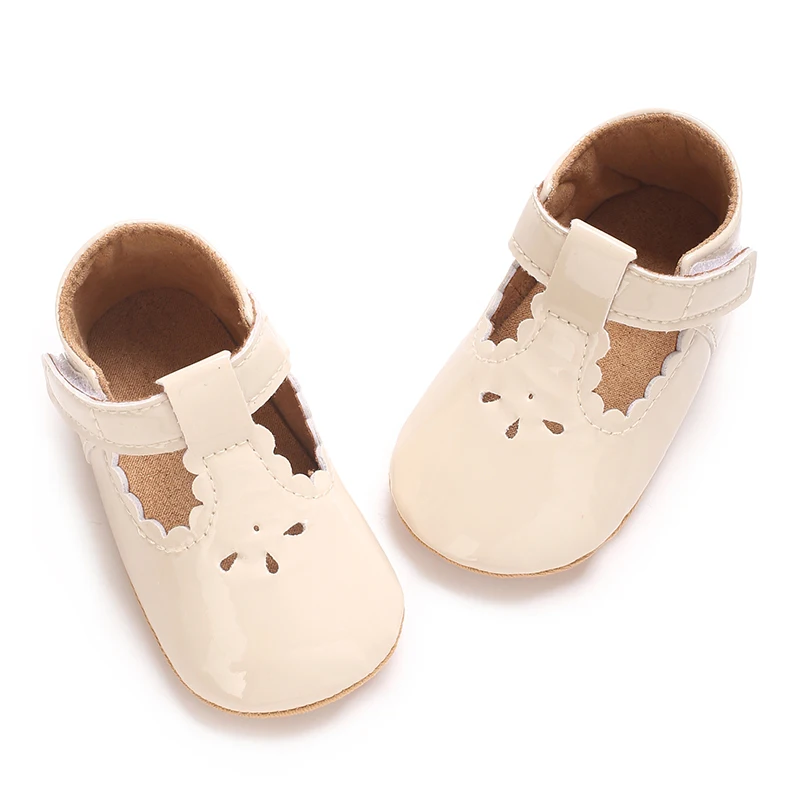 Baby Walking Shoes 2025 Spring and Autumn New Children's Hollowed Out Small Leather Shoes Baby Fashion Versatile Single Shoes