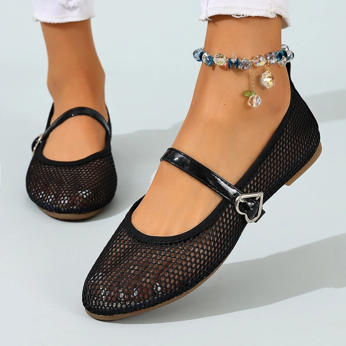 Summer Women's Solid Color Mesh Hollow Breathable Ballet Flats 2026 New Fashion Buckle Design Soft and Comfortable Fishnet Shoes