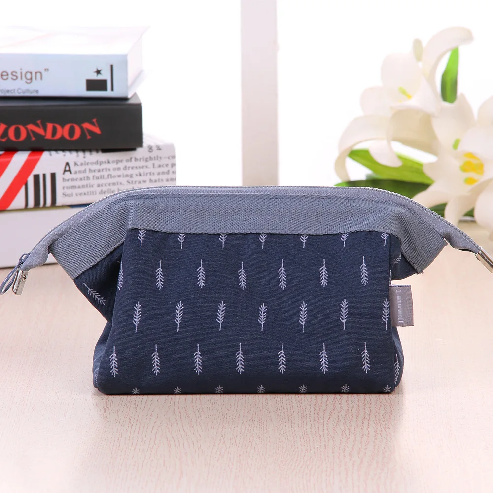Women's makeup bag flamingo travel essentials toiletry storage bag portable Cosmetic Bag large capacity organizer storage bag image 4