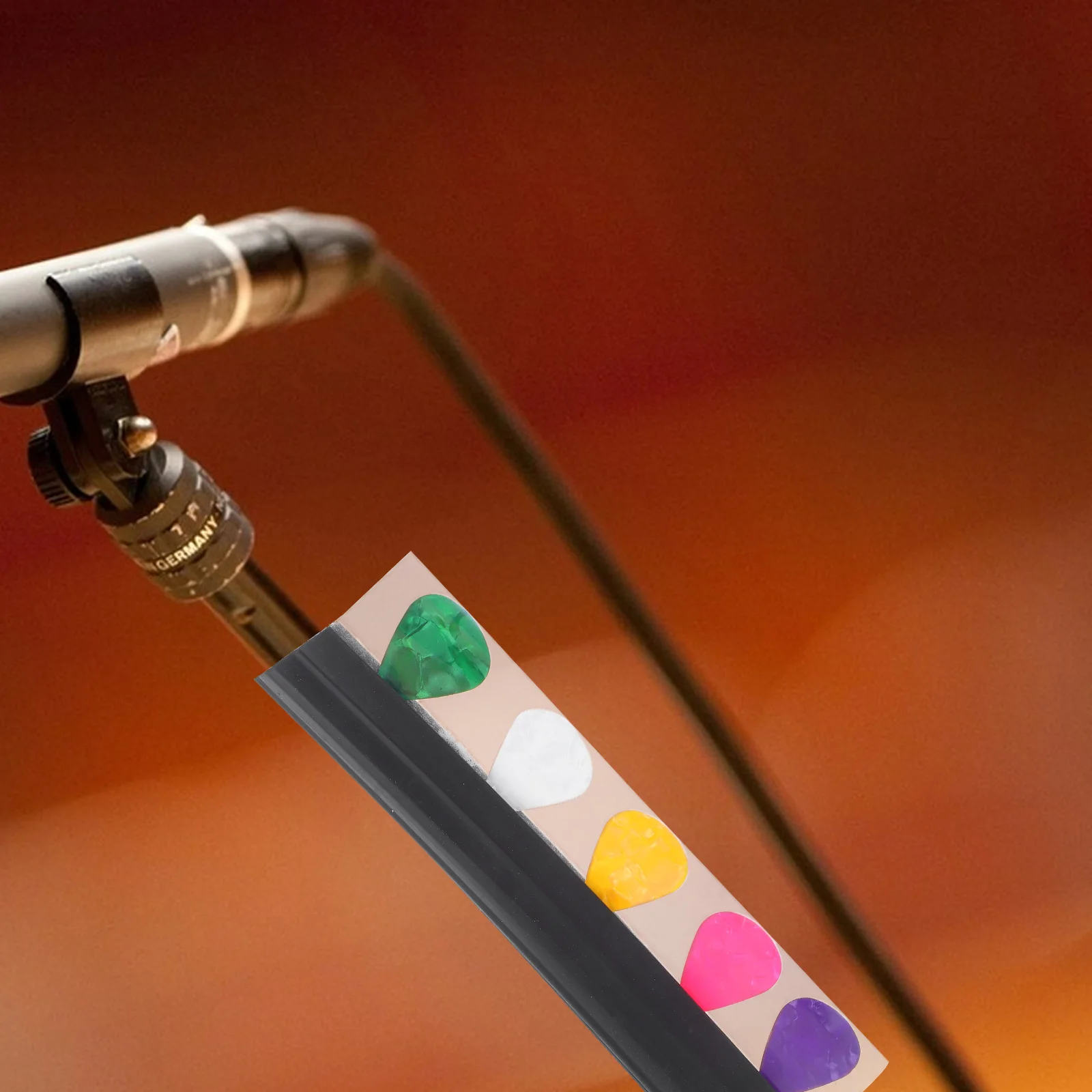 

Multifunctional Guitar Picks Clip Holder Clamp on Mic Stand Non Plastic Pick Holder for Live Performance Rehearsals