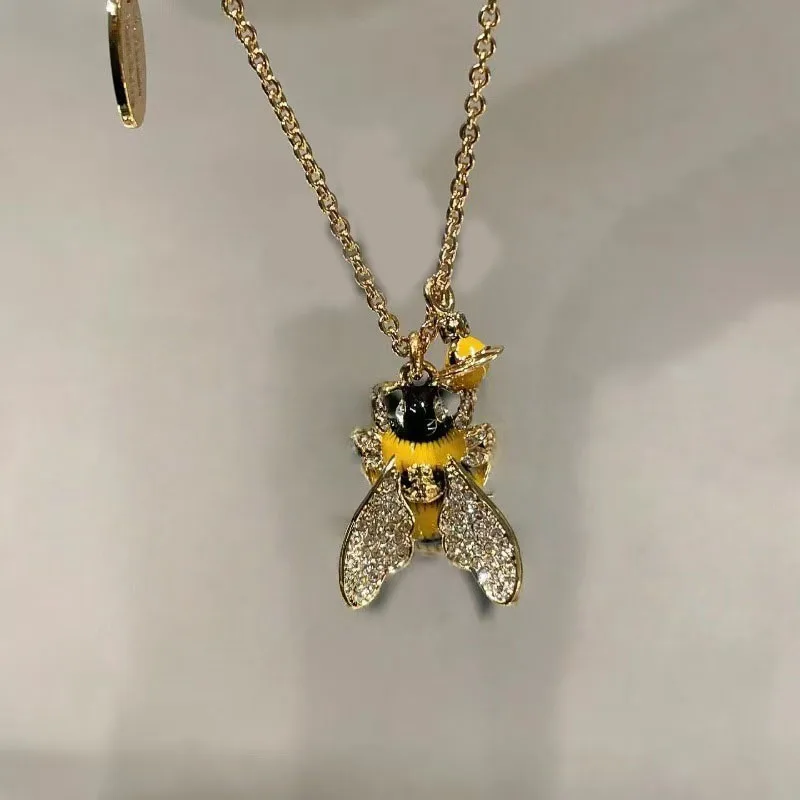 

Zircon Honeybee Lady Necklace
