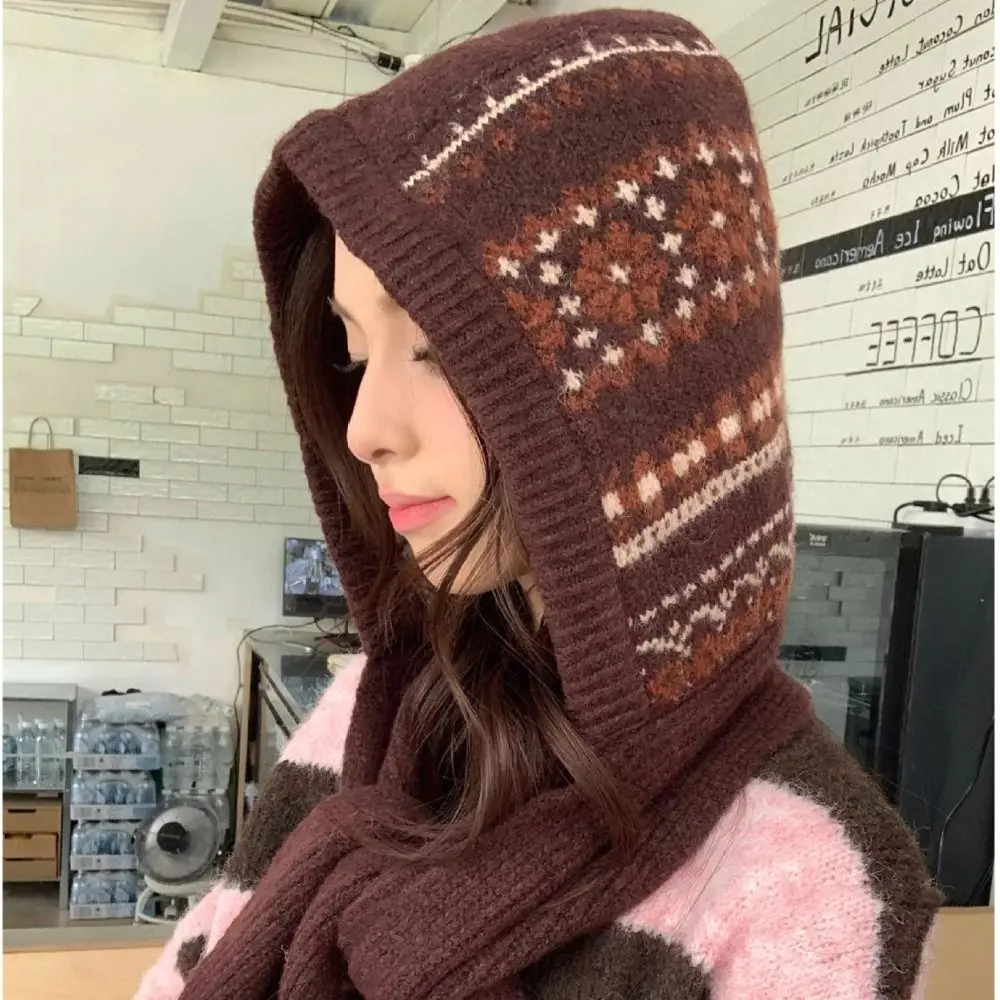 Topi Pullover Lucu Topi Balaclava Jacquard Topi Rajut Merah Gaya Fair Isle Topi Pelindung Telinga Hangat Tahan Angin Luar Ruangan