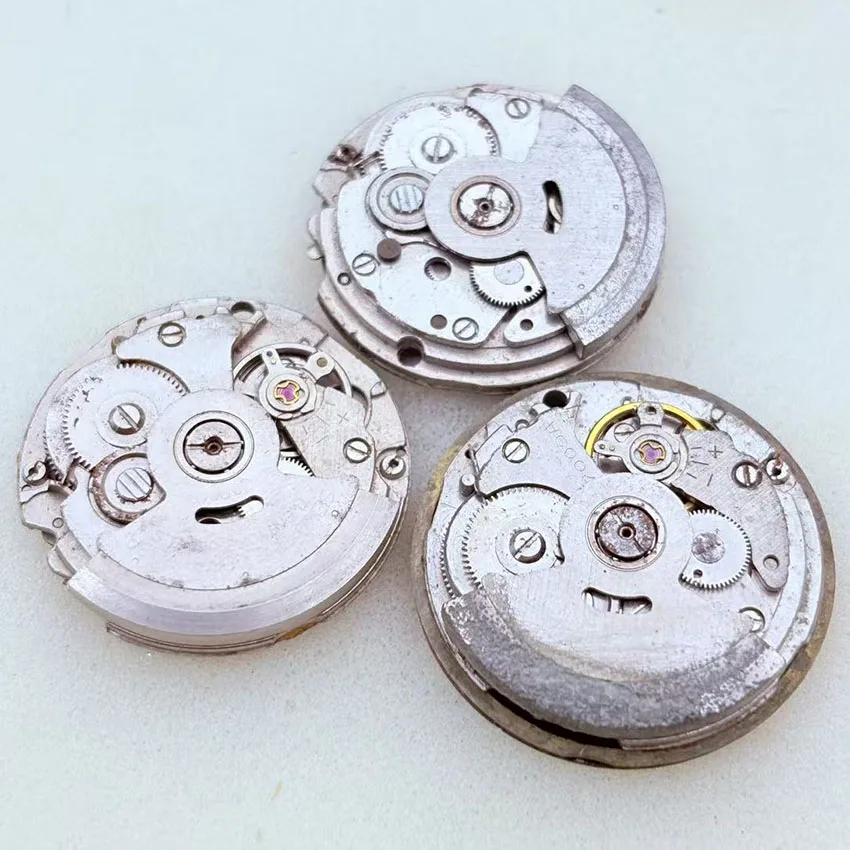 10pcs Watch accessories 7009/7009A/7019movementold watch movementnon moving movementfor repair by watch techniciansDisassemble