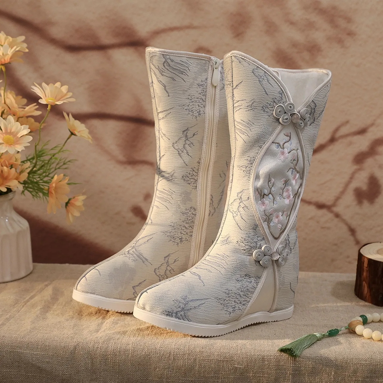 Autumn Ink Painting Far Mountain National Embroidered Boots Hanfu Paired with Ancient Costume Interior Height Boosting Boots