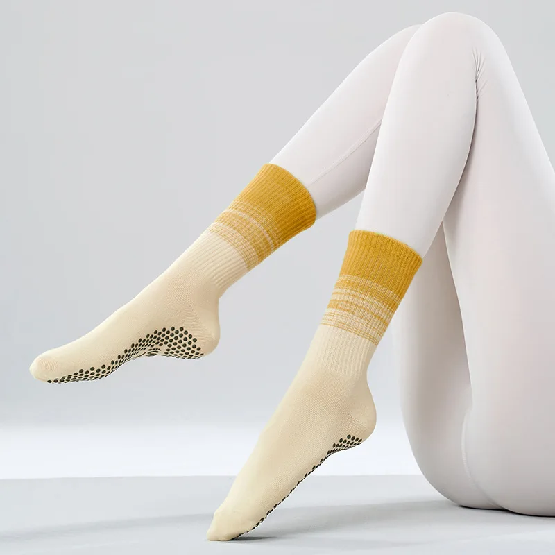 High Quality Medium Length Yoga Socks Trend Design Cotton Anti Slip Silicone Indoor Fitness Pilates Professional Sports  Socks