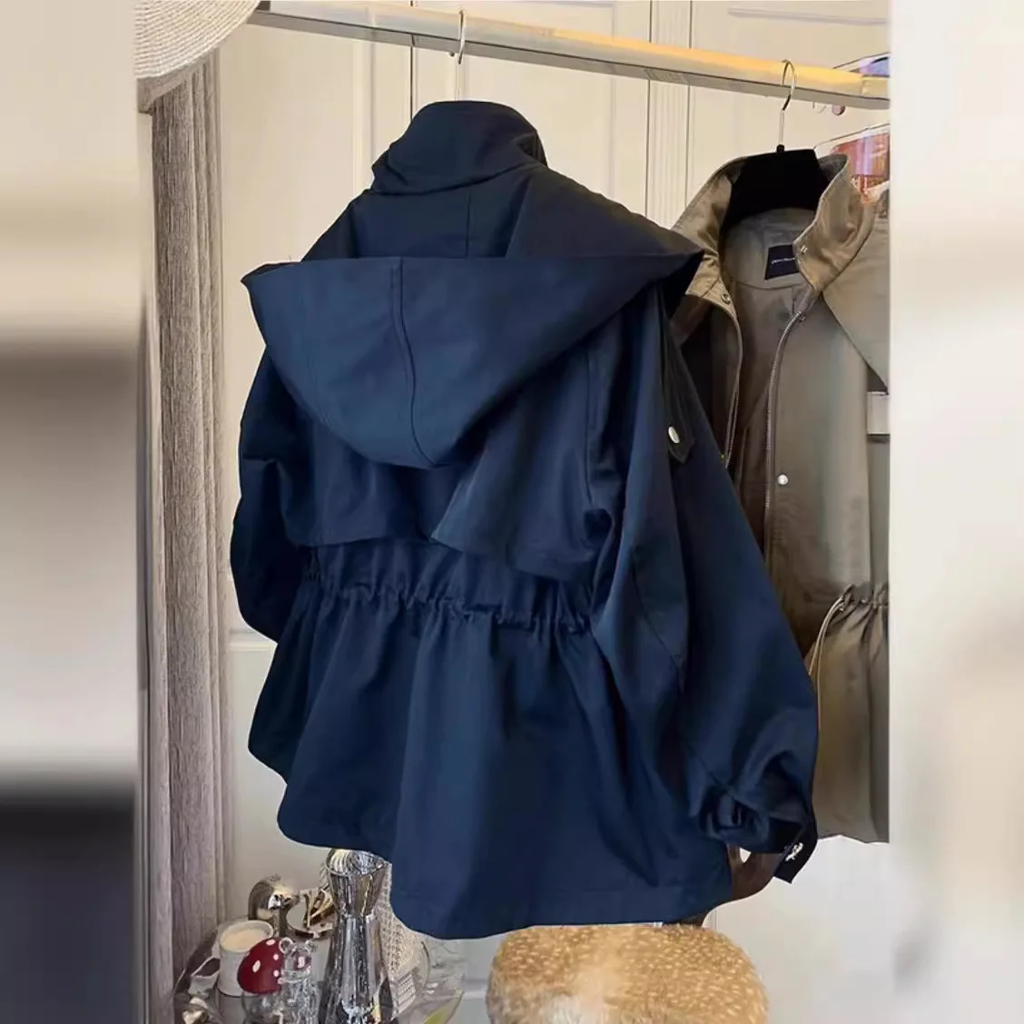 Kurtka damska zapinana na zamek, jednorzędowa, odzież wierzchnia, łączona, ze sznurkiem, kieszenie, luźny krój, styl safari, jesień 2025