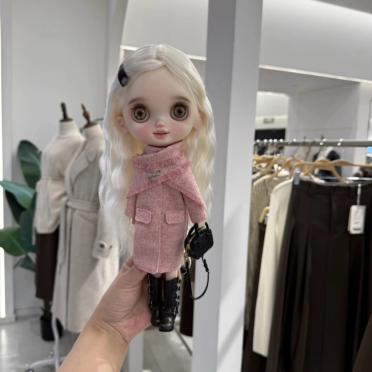 

ICY DBS Blyth Doll Clothe Pink Tender Little Fragrance Jacket + Scarf + Luxury Brooch For 19 Joints OB24 Azone Doll DIY Dress Up