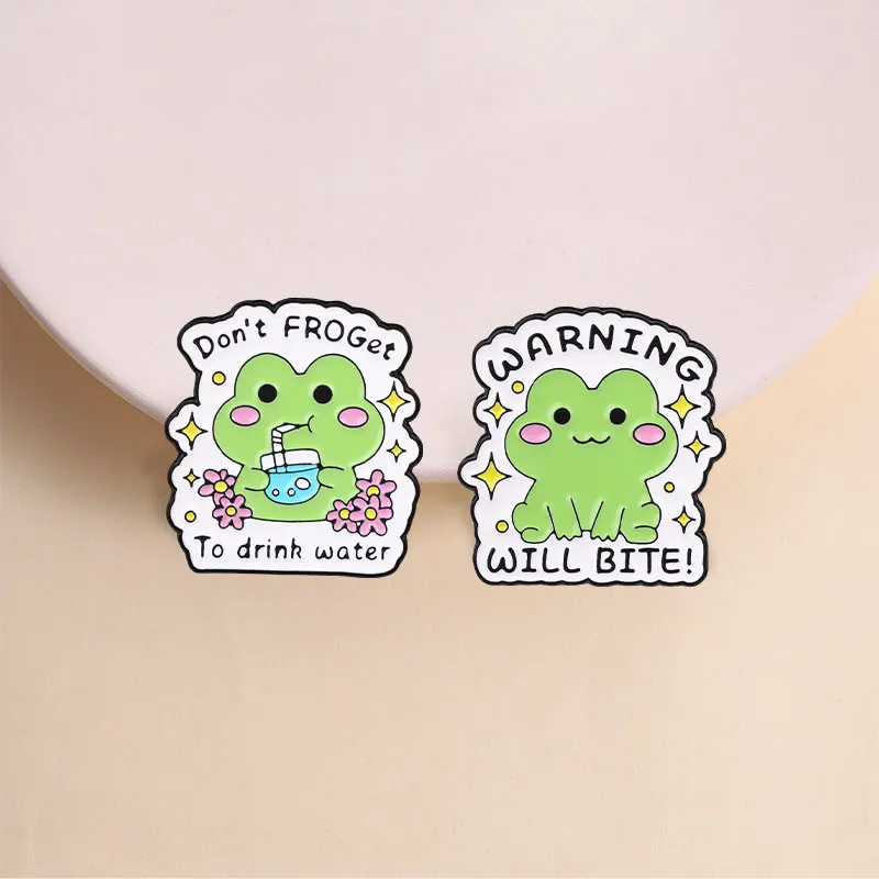 Warning Will Bite Cute Frog Enamel Pin, Soft Green Frog Brooch With Star Decor For Funny Gift And Casual Style