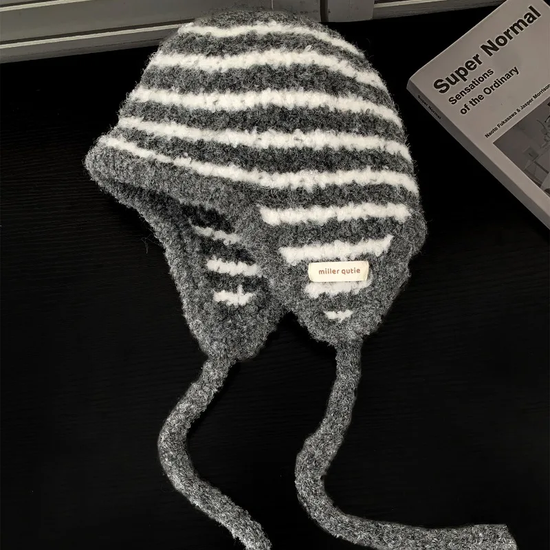 Retro-Streifenmuster, Ohrenschutz, Fliegermützen für Herbst und Winter, Nischenartikel, warme und flauschige Strickmütze für Damen, Beanie-Mützen. – Detail 4