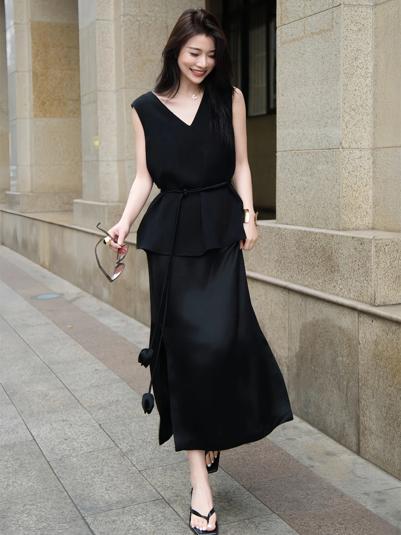 

Fashionable Black Acetate Dress Elegant Midi Skirt Style Summer New Arrival by ZEROYK for Women 35 Years And above