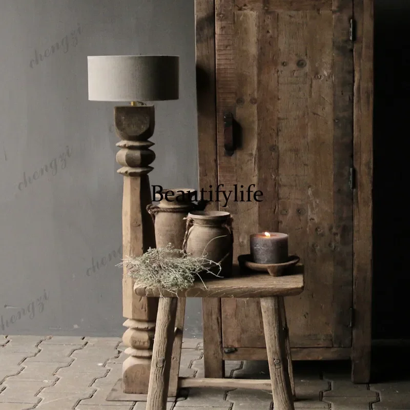 M138 French rural retro solid wood floor lamp antique and old nature B & B club hall decoration woodwork