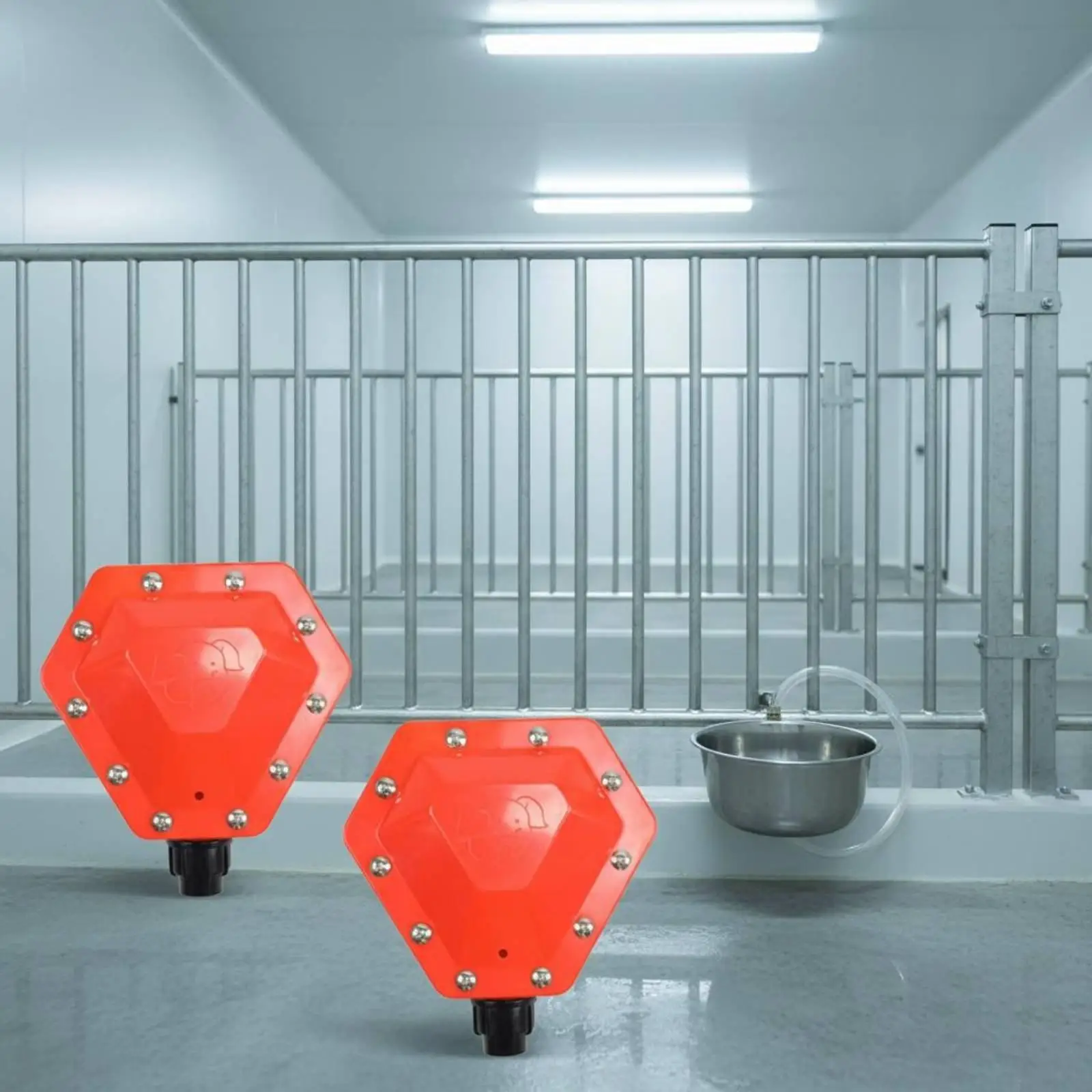 Plastic Automatic Livestock Drinking Bowl Animal Waterer Float Valve System Water Conservation Feeder for Pig Cage Breeding