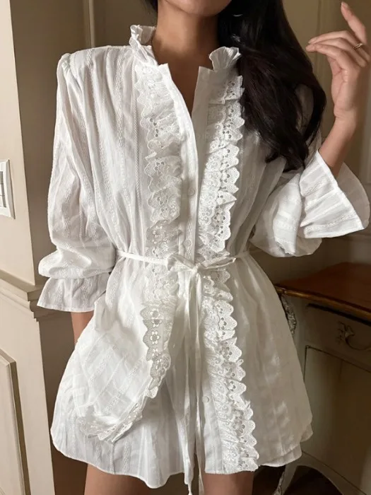 

Chic Fashionable Floral Lace Splice Shirt Shorts Set Women's High Waist Spring Outfit Elegant Unique Two-Piece Suit