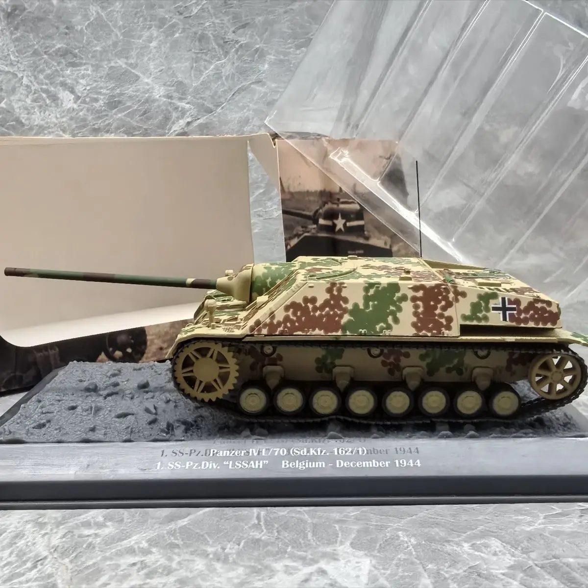 1/43 Panzer IV L/70 sd.kfz.162/1 1944 No. 4 tank destroyer(alloy（main body）+plastic material) model ornament