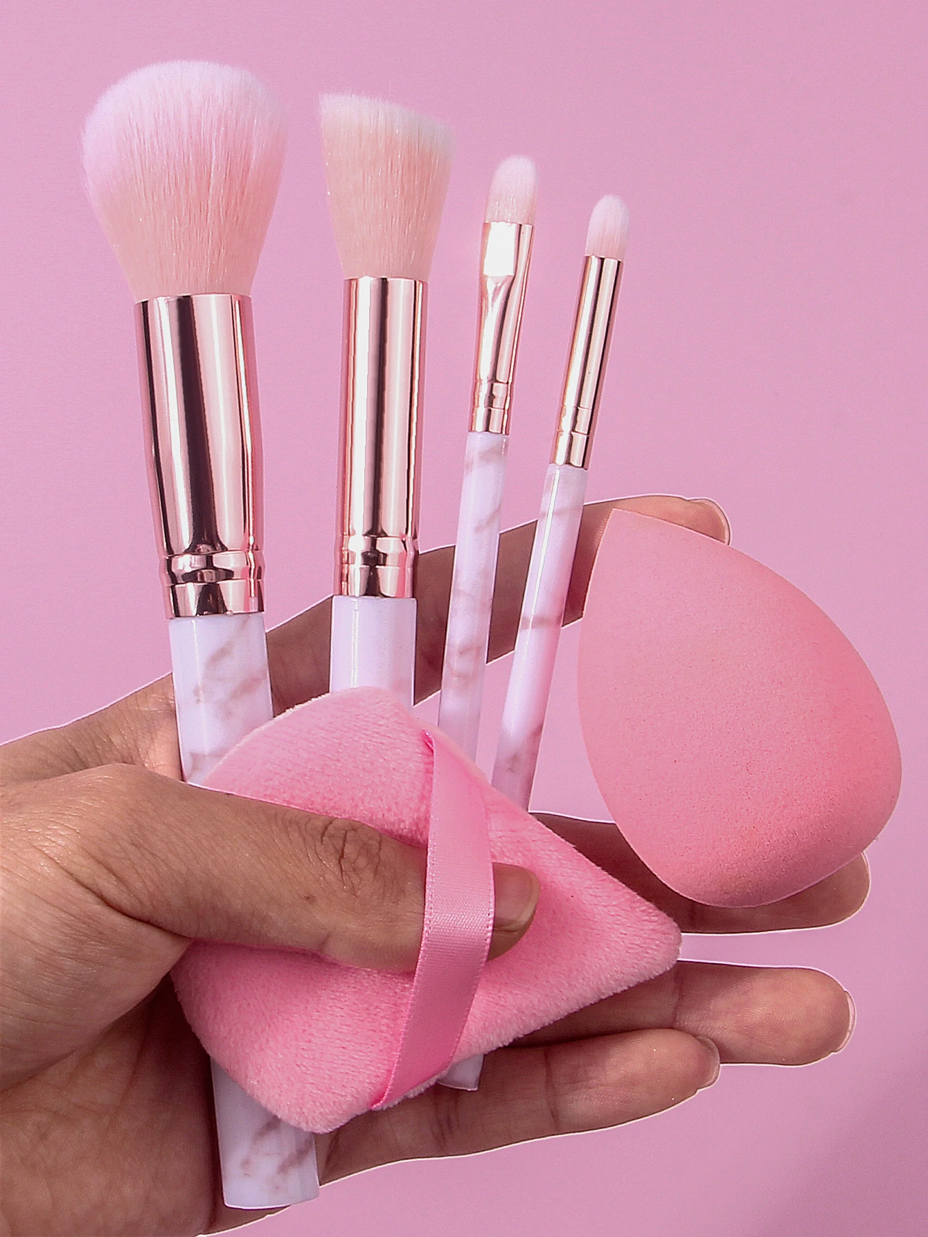 Juego de brochas de maquillaje profesional de 6 piezas con esponja, brochas de nailon suave para rostro/contorno/ojos/blush, kit de regalo cosmético premium para mujeres