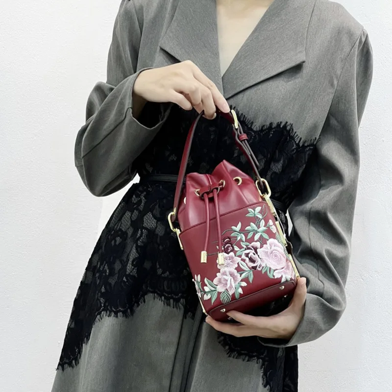 Gagacia New ricamo Cheongsam Flower Bucket Bag donna borse a tracolla in pelle stile cinese borse a tracolla piccole Vintage