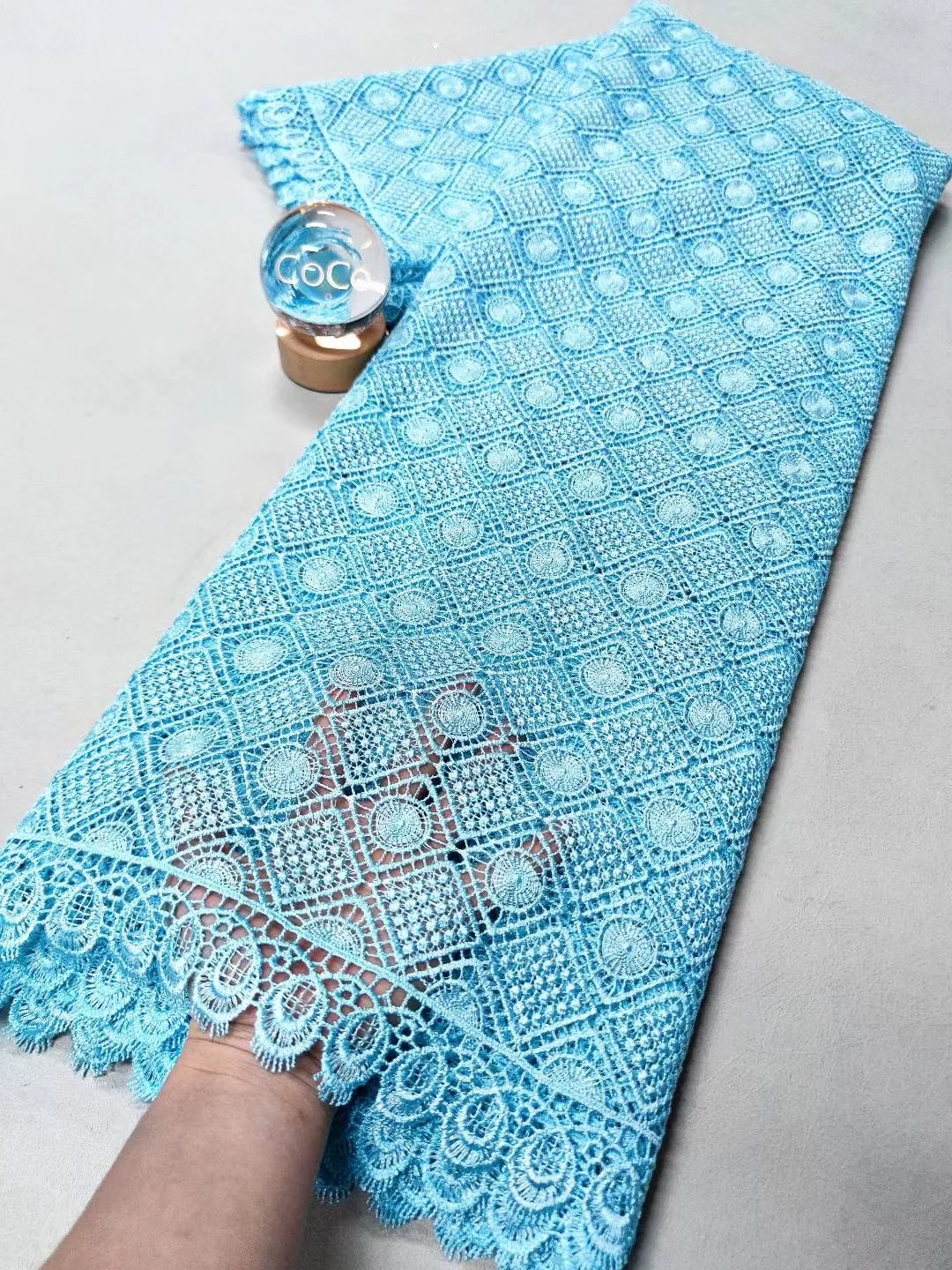 エレガントなレース生地 2025 ギピュール刺繍最新レース生地高品質 2025 5 ヤードコード紫色の素材ドレス A1096-1