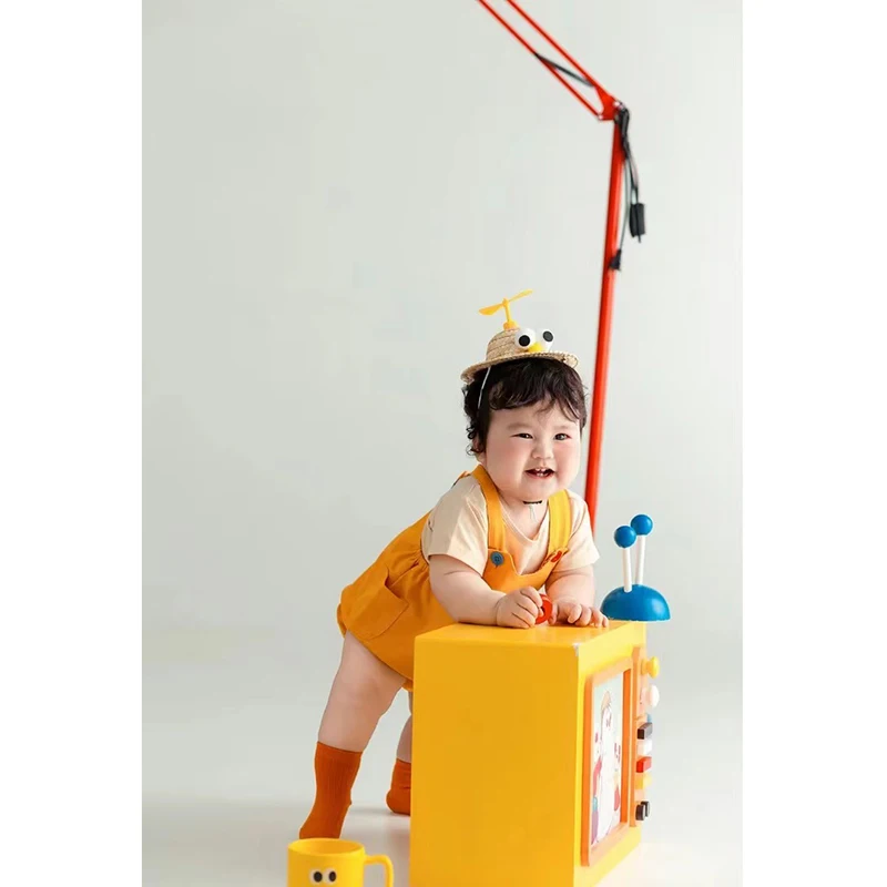 Childrens Photography Clothing Yellow Cartoon Theme Studio Baby and Boy Photography Clothing Floor Lamp TV Props bebê  신생아사진