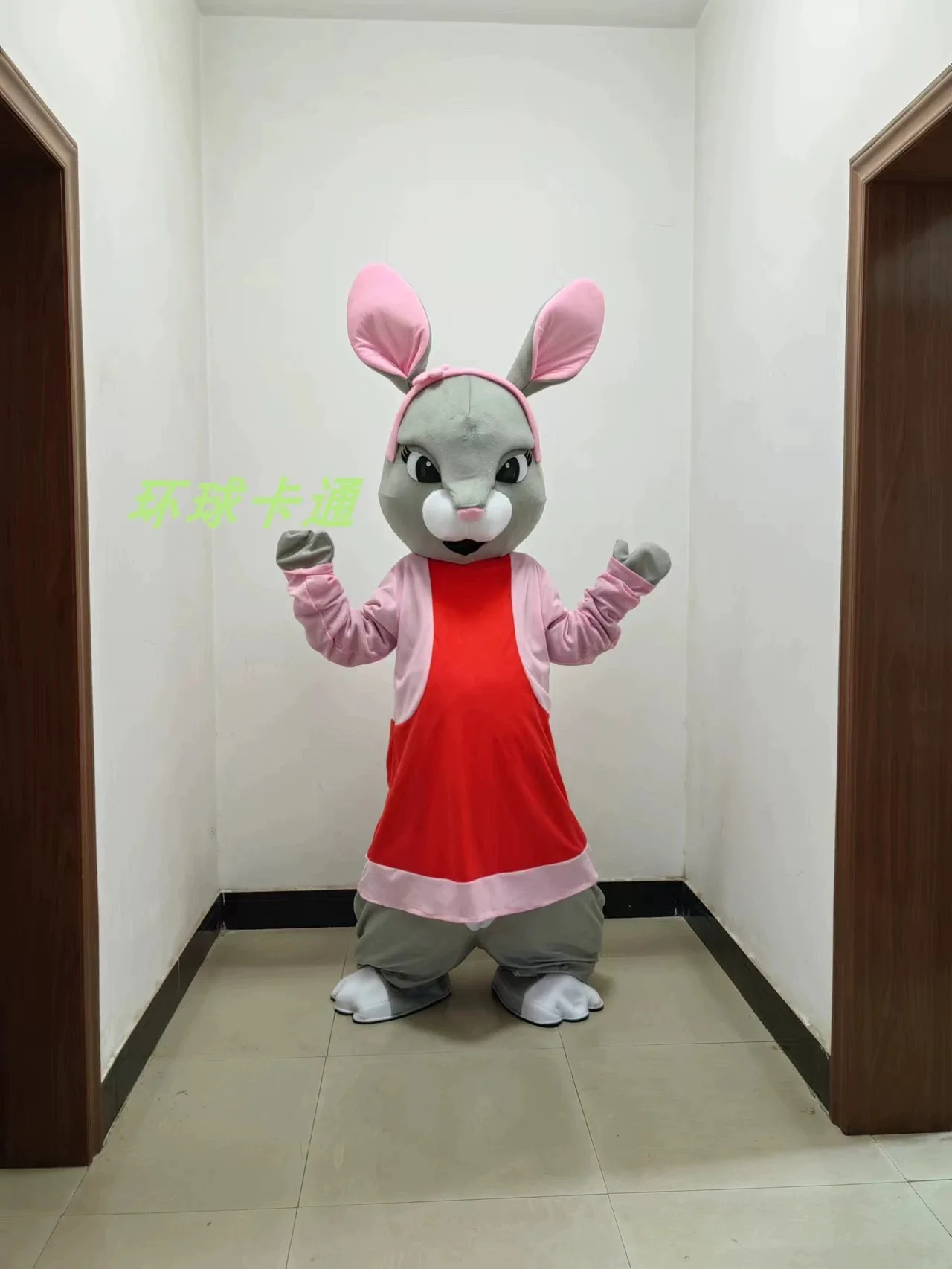 Costume de mascotte de lapin de Pâques pour adultes, lièvre mignon, Halloween, robe de Noël, tenue d'accessoires complets, nouveau