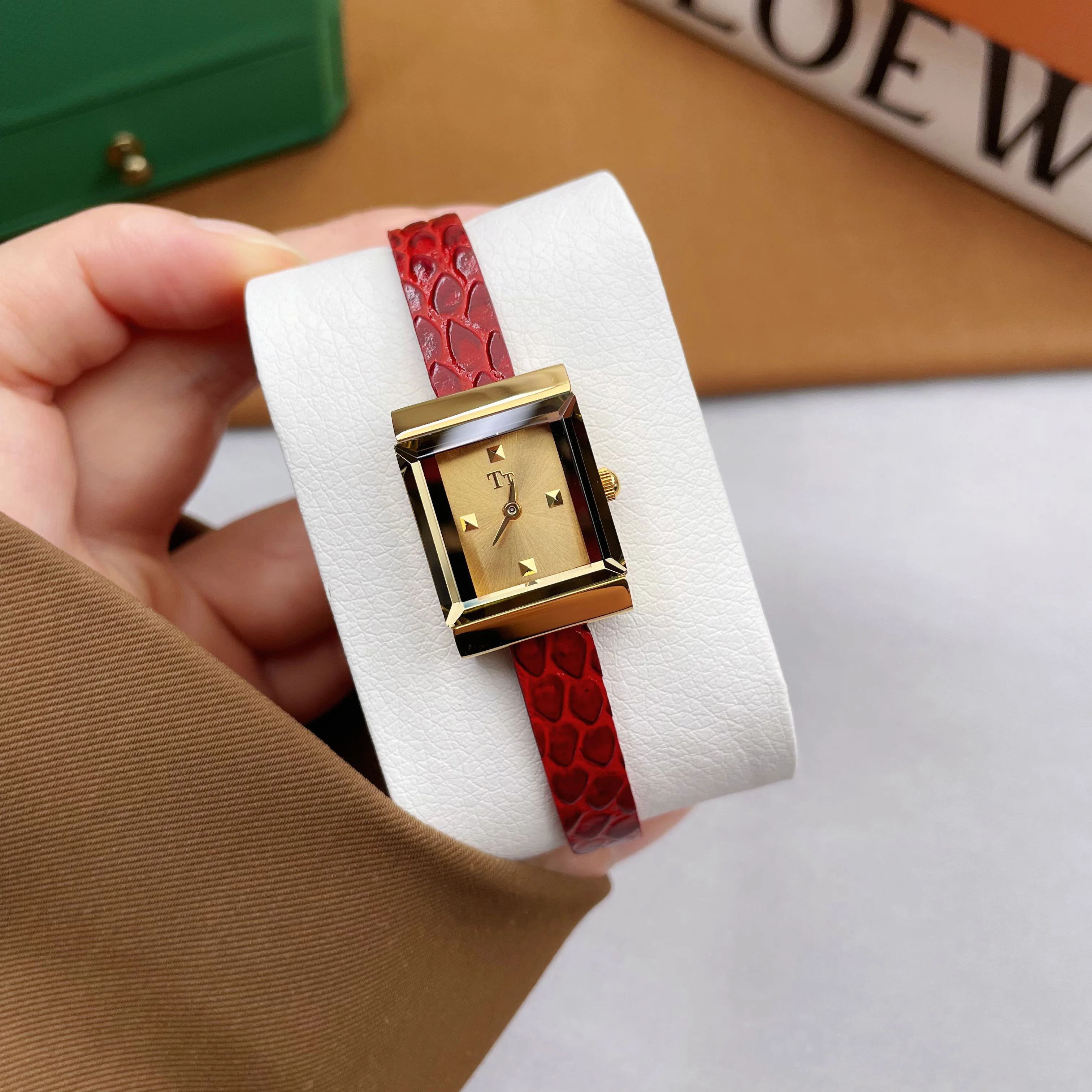 

Women's watch, 2026 new style, retro light luxury square design, a unique and unusual timepiece, perfect as a birthday gift.
