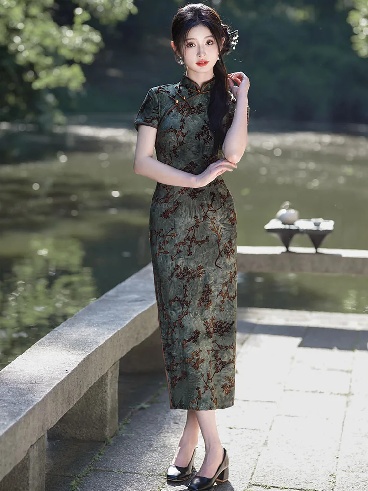 chinese flowy dress Women's Modern Cheongsam Maxi – Floral Print, Short Sleeve, Slim Fit Ankle-Length Qipao, Traditional dark pink