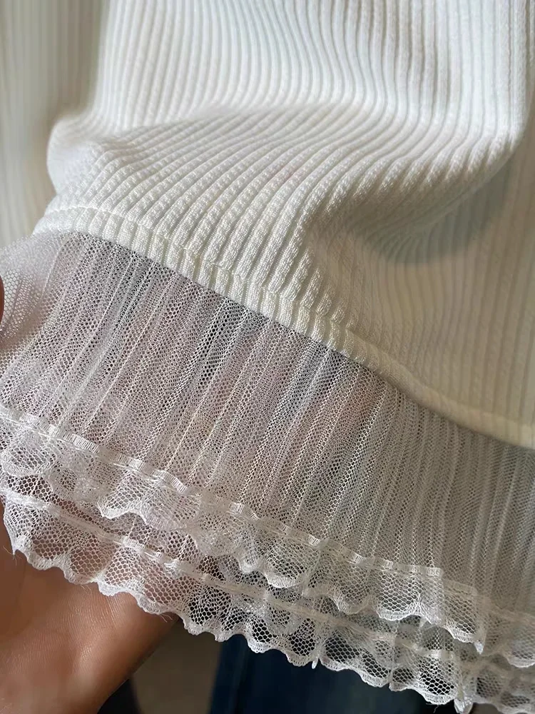 تي شيرت نسائي صيفي جديد مُزين بالدانتيل الأبيض على الموضة الكورية مثير برقبة رسن تي شيرت نسائي Harajuku ملابس الشارع الشهير قطع علوية قصيرة
