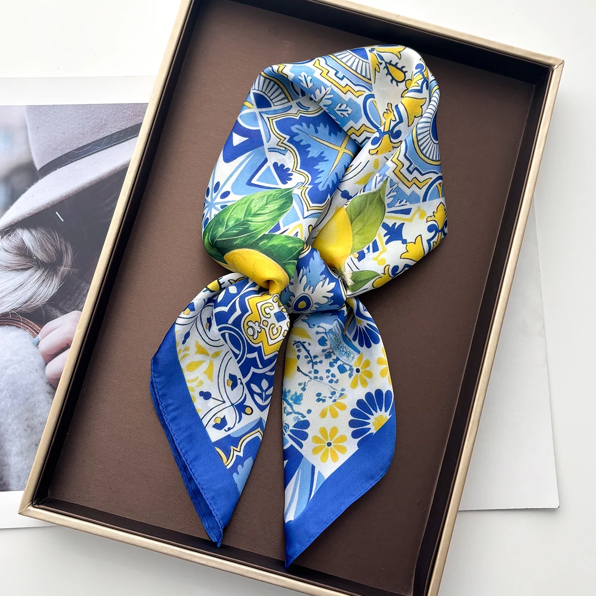 Écharpe carrée florale de luxe - Scarf Silk Square avis et prix