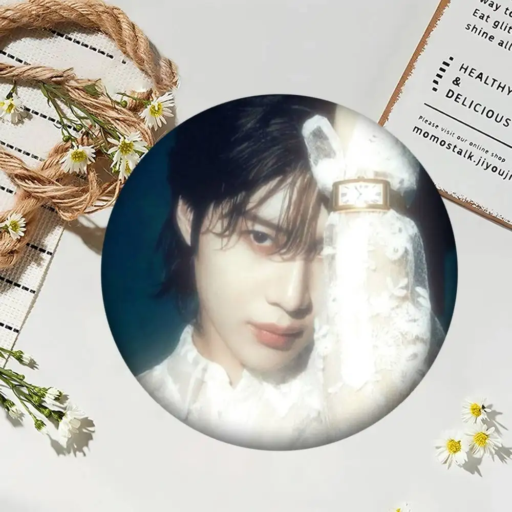 1 قطعة الممثل L-Lee T-Taemin شارات شارة ليزر مستديرة بروش الملابس على ظهره اكسسوارات التلبيب