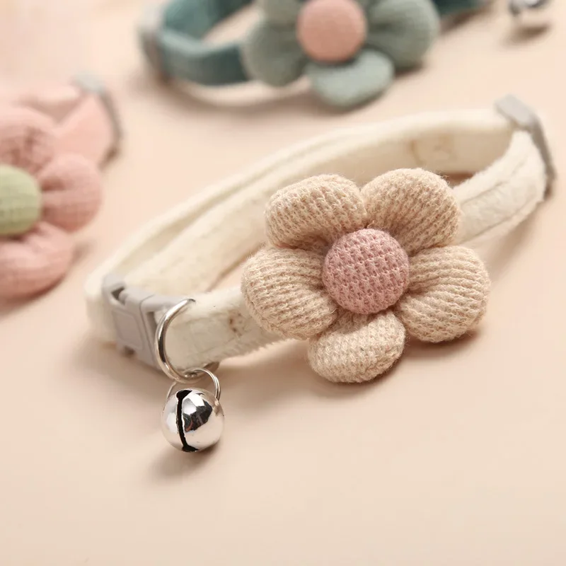 Lovely Cat Collar Adjustable Cartoon Style Soft Plush Flower Collar with Bell Kitten Necklace Small Dog Pet Supplies