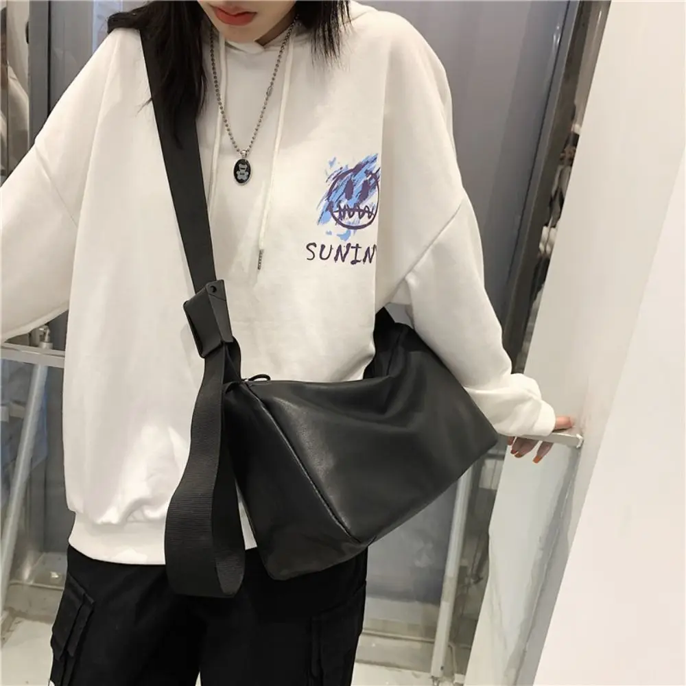 

Retro Style PU Leather Men Shoulder Bag Soft Black Satchel Handbag Large Capacity Travel Sling Bag Men Women