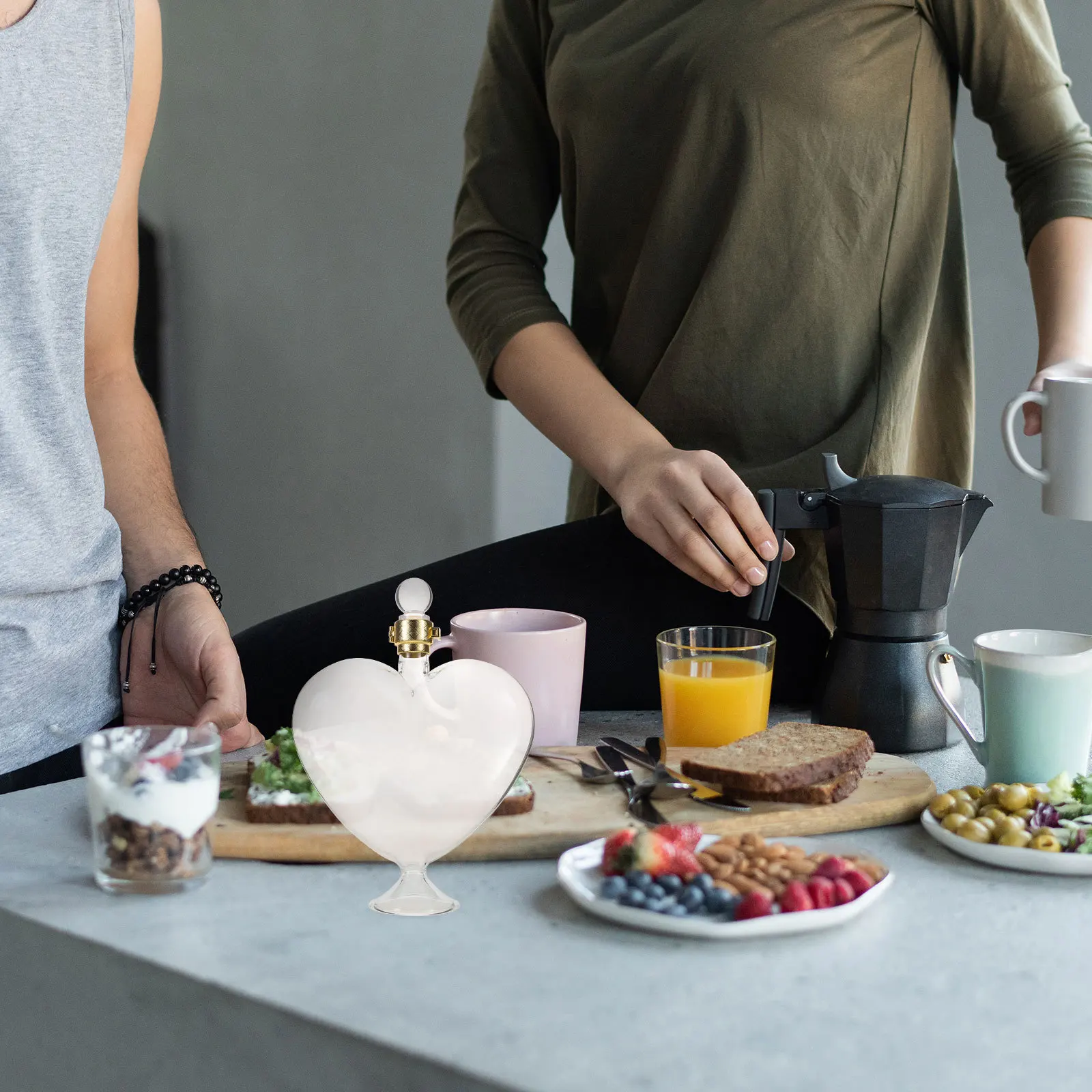 

Heart Shape Red Wine Bottle Romantic Gift Decorative Vinegar Container Kitchen Bar Accessories Glass Decanter Home Party Use